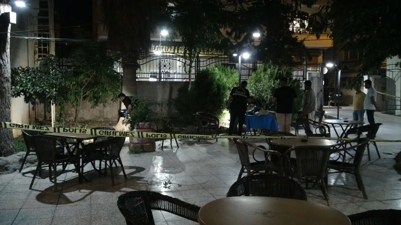 Erkek dehseti esini cay bahcesinde silahla agir yaraladi fFhMQnwe